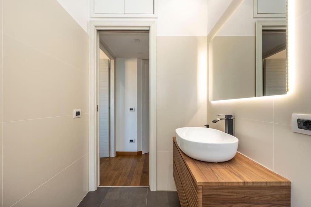 Stylish Apartment Rome Air Conditionig Wifi Tv 50 Metro 4 Minutes Away Exterior foto